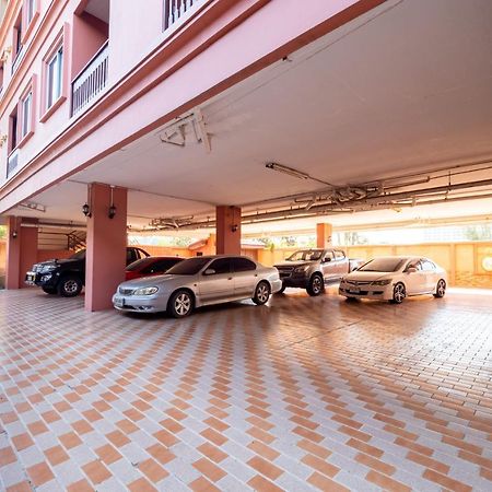 Reddoorz Navin Mansion 3 Pattaya Hotel ภายนอก รูปภาพ