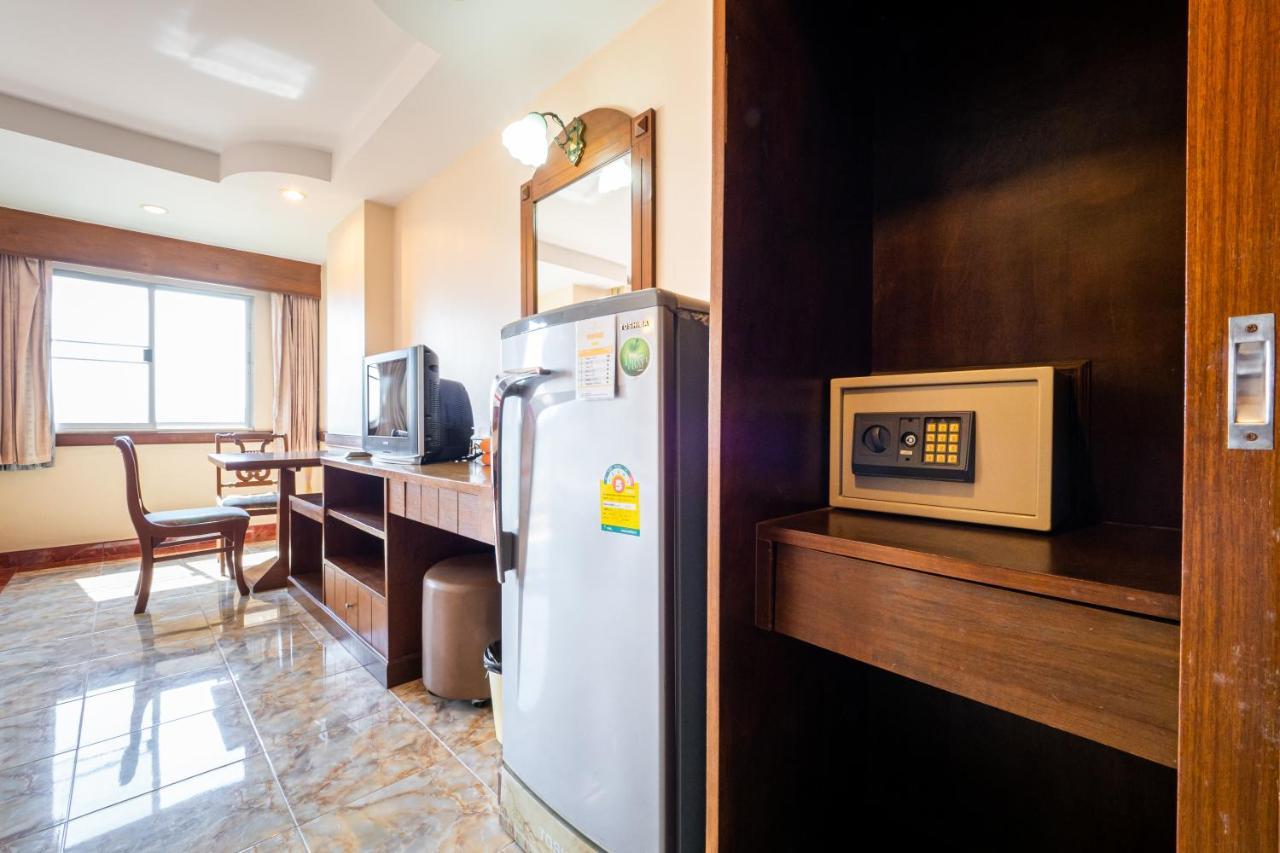 Reddoorz Navin Mansion 3 Pattaya Hotel ภายนอก รูปภาพ