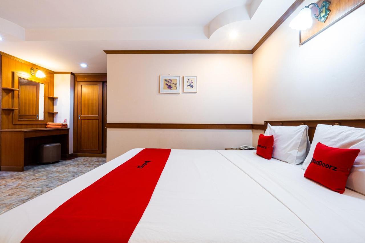 Reddoorz Navin Mansion 3 Pattaya Hotel ภายนอก รูปภาพ