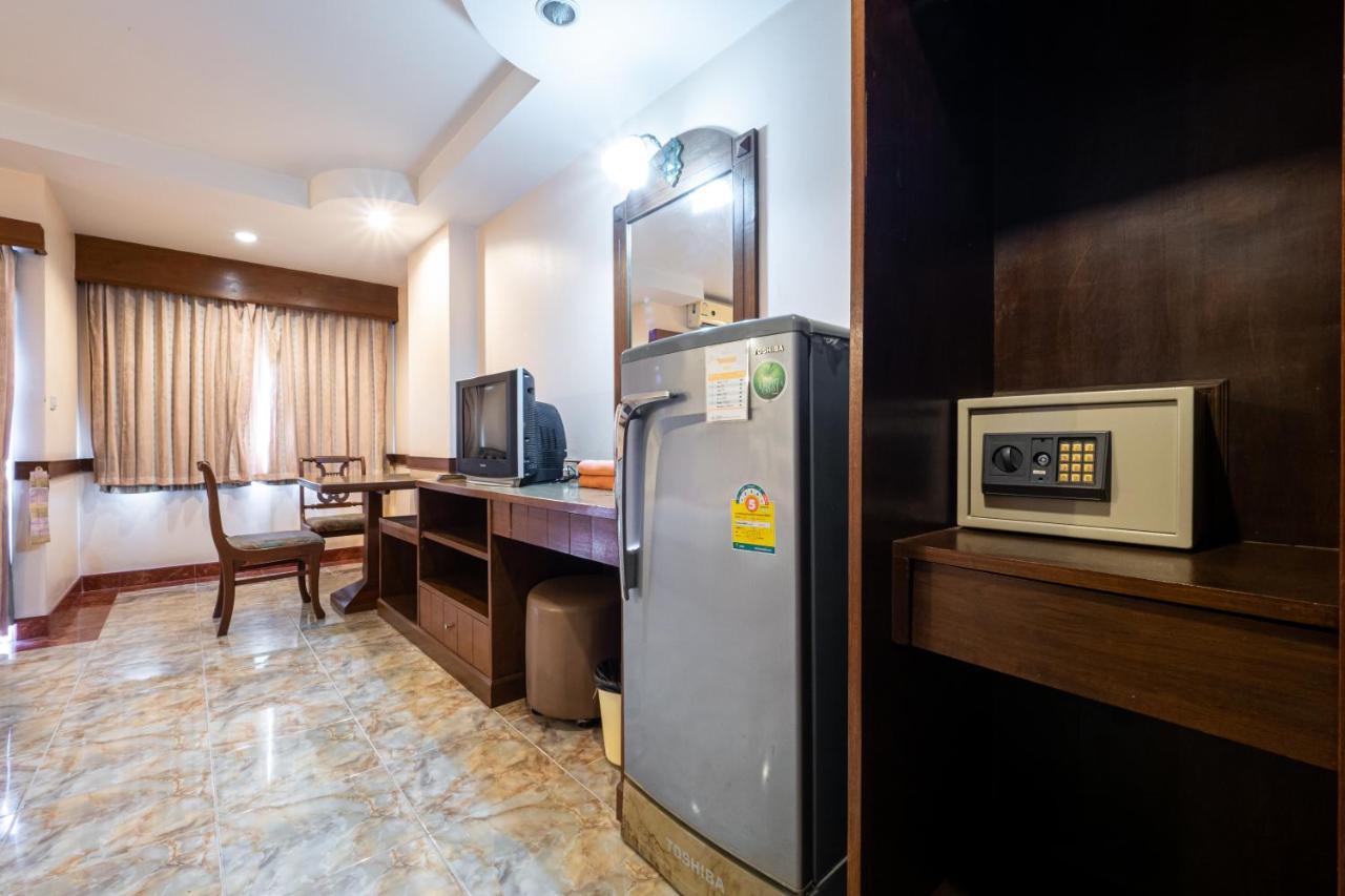 Reddoorz Navin Mansion 3 Pattaya Hotel ภายนอก รูปภาพ