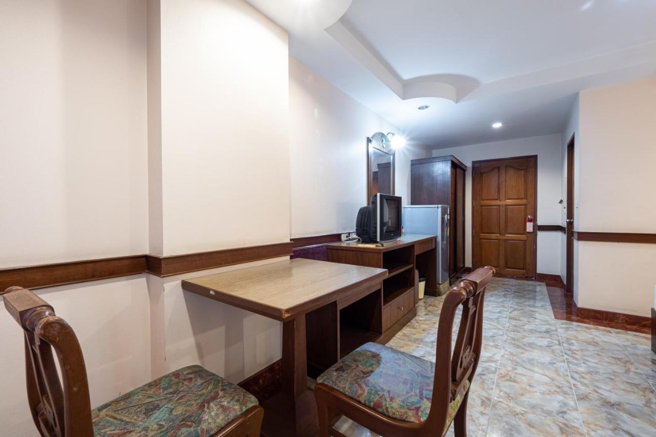 Reddoorz Navin Mansion 3 Pattaya Hotel ภายนอก รูปภาพ