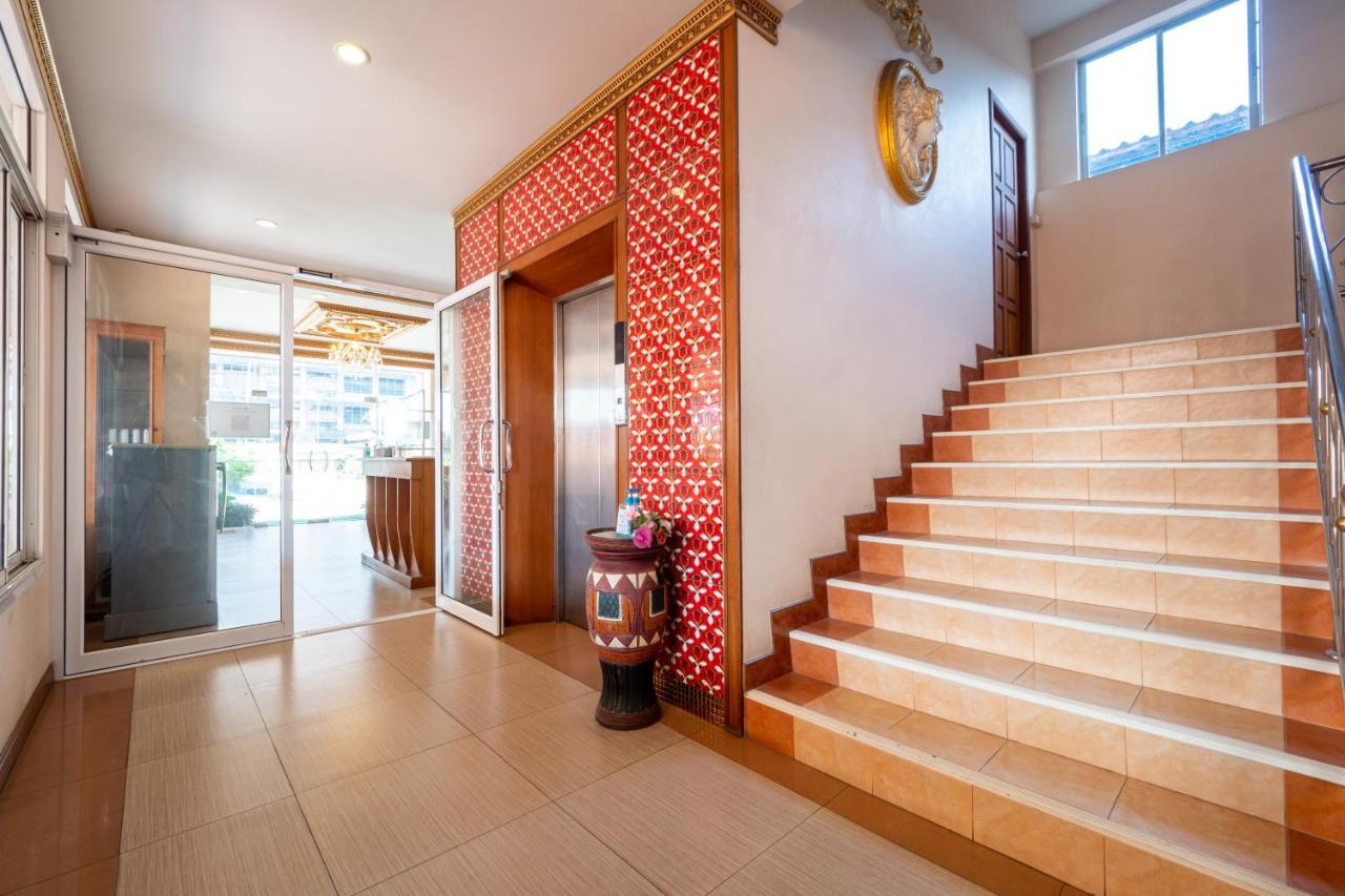 Reddoorz Navin Mansion 3 Pattaya Hotel ภายนอก รูปภาพ