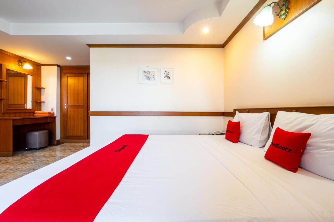 Reddoorz Navin Mansion 3 Pattaya Hotel ภายนอก รูปภาพ