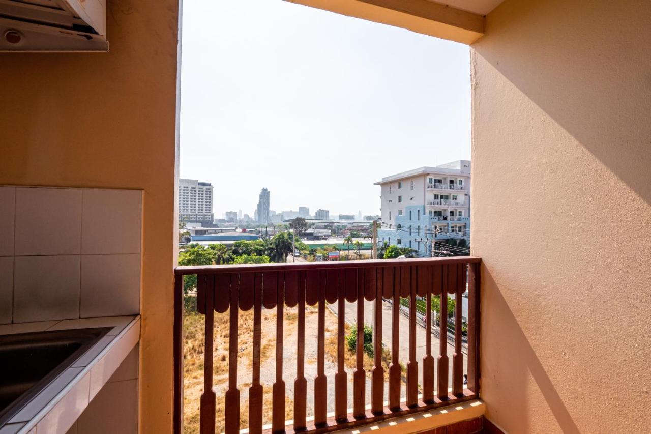Reddoorz Navin Mansion 3 Pattaya Hotel ภายนอก รูปภาพ