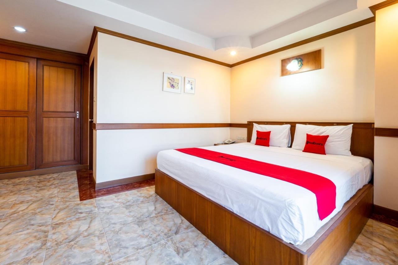 Reddoorz Navin Mansion 3 Pattaya Hotel ภายนอก รูปภาพ