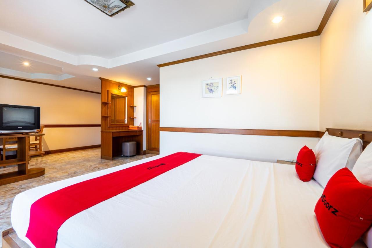 Reddoorz Navin Mansion 3 Pattaya Hotel ภายนอก รูปภาพ