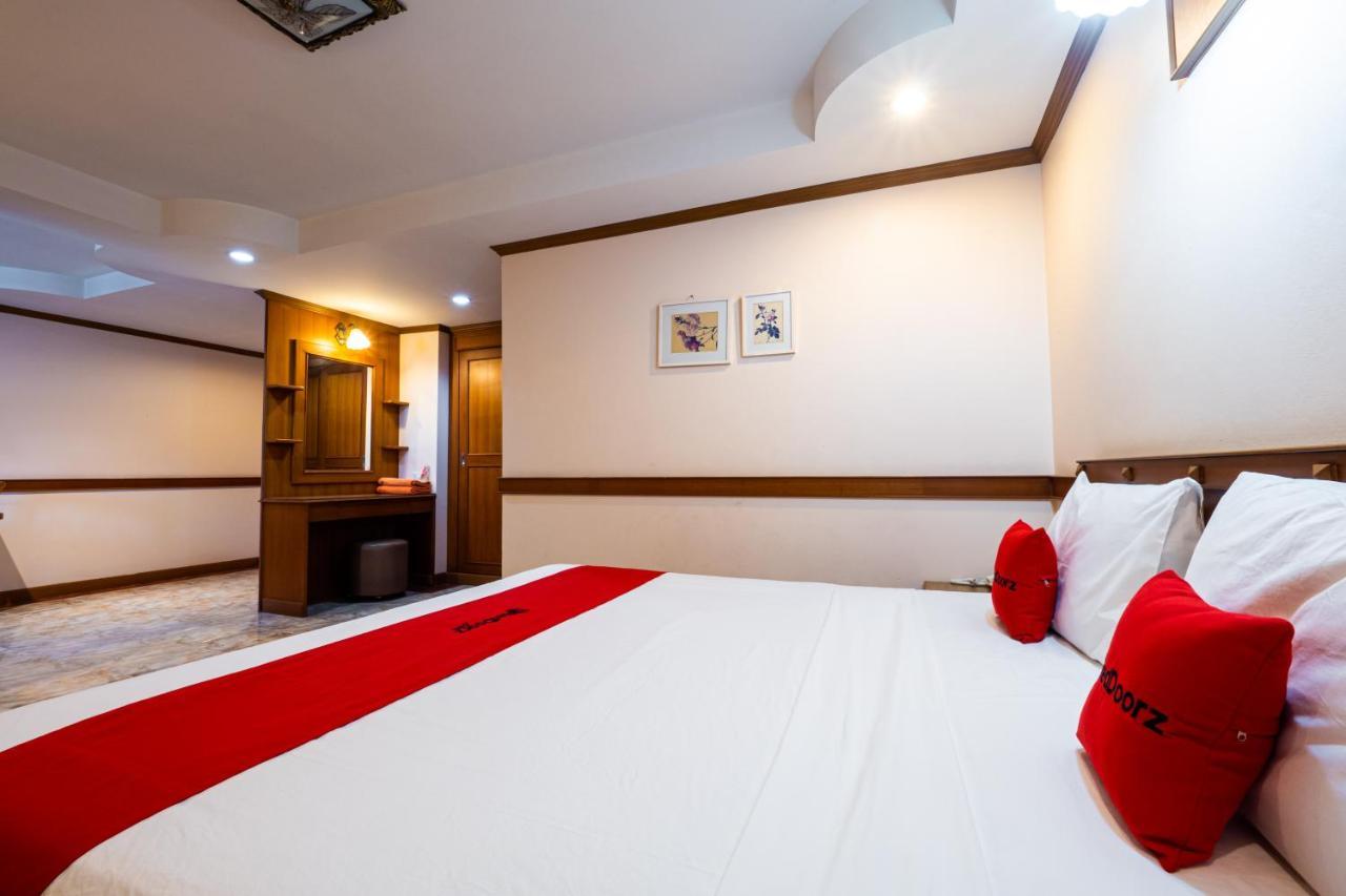 Reddoorz Navin Mansion 3 Pattaya Hotel ภายนอก รูปภาพ